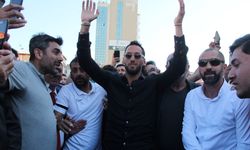 Hakan Çalhanoğlu memleketi Bayburt’a geldi: Vatandaşlar birbirlerini ezdi!