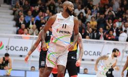 ABD'li forvet Simmons, bir sezon daha Aliağa Petkimspor'da