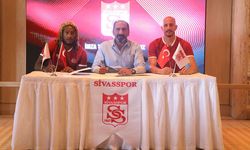 Sivasspor'dan peş peşe 2 flaş transfer! Tecrübeli futbolcu kadroya katıldı