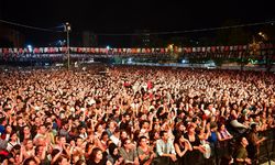 Beylikdüzü'ndeki 'Barış ve Sevgi Buluşmaları' 10. kez kapılarını açıyor: Melek Mosso ile müzik şöleni yaşanacak!