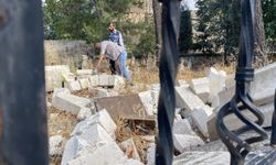 Kahramanmaraş'taki caminin minaresi, tarihi mezarların üzerine yıkıldı: 6 aydır el atan yok...