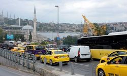 Galata Köprüsü'nde trafik yoğunluğu yaşanıyor! Peki çalışma kaç gün sürecek?