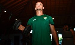 Bursaspor'da şoke eden ayrılık: Altyapıdan yetişen futbolcu, sitem ederek takıma veda etti...