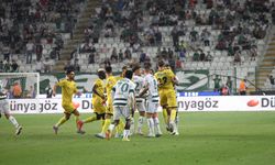 Konyaspor - İstanbulspor maçında gergin dakikalar: 2 takımın oyuncuları arasında arbede yaşandı!