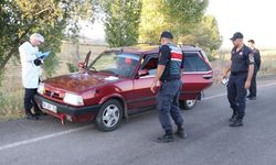 Sivas'ta otomobilde sır dolu cinayet: Silahla vurulmuş kadın ve erkek cesedi bulundu