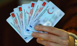 Kimlik ve ehliyeti ayrı ayrı taşımaya son! 6 milyon kişi çoktan değiştirdi, işte yeni kimlik kartı sistemi