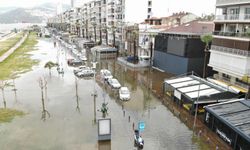 İzmir'de fırtınanın verdiği hasar gün aydınlanınca ortaya çıktı