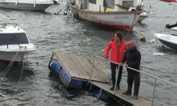 Pendik'te kuvvetli rüzgar nedeniyle 3 tekne battı