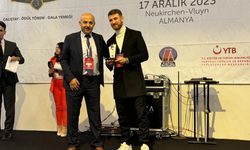 Milli futbolcu Salih Özcan'a yılın en başarılı futbolcusu ödülü