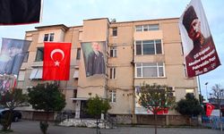 Suudi Arabistan Başkonsolosluğu'nun olduğu sokağa Atatürk, Fahreddin Paşa görselleri ve Türk bayrakları asıldı