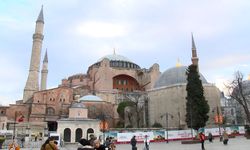 Ayasofya'ya giriş yabancı turiste 25 euro oldu