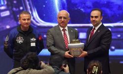 Bakan Kacır ve Türkiye'nin ilk astronotu Gezeravcı "Gençlik Buluşması"na katıldı
