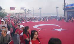 Büyükçekmece’de düzenlenen 19 Mayıs kutlamalarına vatandaşlar akın etti