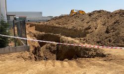 Tuzla’da sanayi sitesinde toprak kayması : 2 işçi kurtarıldı
