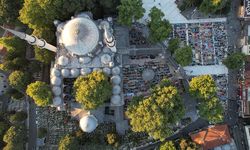 Eyüp Sultan Camii'nde bayram namazı yoğunluğunu böyle görüntülendi