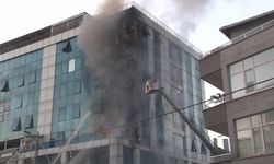 Ataşehir'de iş merkezi alev alev yandı