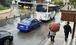 Kartal'da sağanak etkili oldu; hazırlıksız yakalanan vatandaşlar zor anlar yaşadı