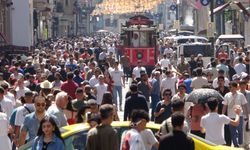Taksim’de vatandaşların sıcak ile imtihanı