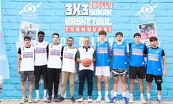 Sultangazi’de 4. Geleneksel 3x3 Sokak Basketbolu Turnuvası heyecanı doyasıya yaşandı