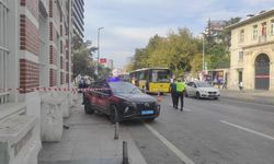 Şişli’de polis aracı kaldırımdaki kadınlara çarptı: 2 yaralı