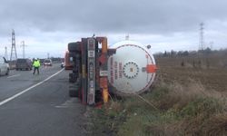 Silivri'de gaz yüklü tanker devrildi: 2 yaralı