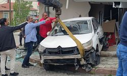Sancaktepe'de otomobil telefoncuya daldı