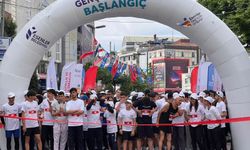 Esenler'de 19 Mayıs Coşkusu: Gençlik Koşusu'nda şampiyonlar belli oldu
