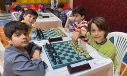 Ümraniye’de satranç heyecanı: Zeka ve strateji nefes kesti
