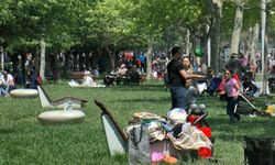 İstanbullular tatil ve sıcak havada parklarla sahillere akın etti
