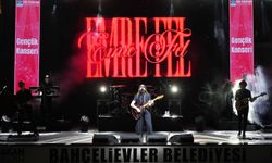 Bahçelievler’de gençler YKS sonrası Emre Fel konseri ile coştu
