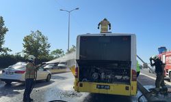 Sultangazi'de korku dolu anlar: İETT otobüsü alev aldı