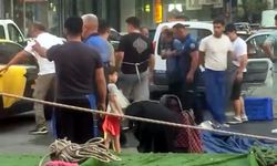 Avcılar’da pazarda başına direk düşen kişi yaralandı
