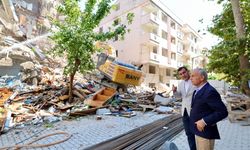 Küçükçekmece’de kentsel dönüşüm neticesinde 14 binanın yıkımına başlandı