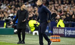 Ajax, John Heitinga'nın görevine son verdi