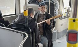 İETT otobüsünde türkü molası: Yolcular hem şaşırdı hem keyif aldı