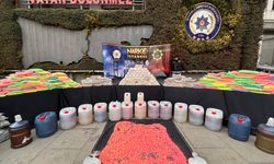 İstanbul ve Kocaeli'de ele geçirilen uyuşturucular emniyette sergilendi