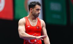 Milli güreşçi Ekrem Öztürk, gümüş madalya kazandı