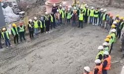 İnşaat işçilerinden 09.05'te Ata'ya saygı duruşu
