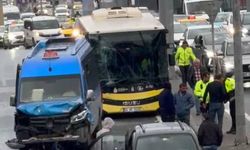 Beylikdüzü’nde İETT otobüsünün karıştığı zincirleme kazada 3 kişi yaralandı