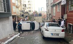 Kağıthane’de çocuklarını okula götürürken kaza yaptı