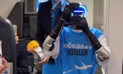 Rus havayolu şirketinden dünyada ilk kez robot kabin memuru testi