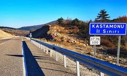 Kastamonu'da yoğun kar, köy yollarını kapattı
