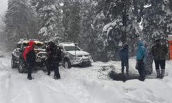 İstanbul yönü trafiğe kapandı, yolcular otobüslerde sabahladı