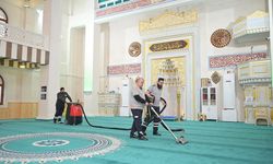 Esenyurt Belediyesi camilerde hijyen ve bakım hizmetlerini yeniledi