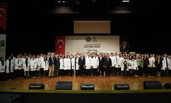 Cerrahpaşa Tıp Fakültesi öğrencileri Bahçelievler’de beyaz önlük giydi