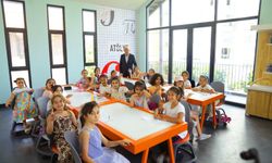 "Bilim Ümraniye" öğrencilerin geleceğine ışık tutuyor