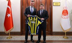 Fenerbahçe’den Bakan Yılmaz Tunç’a hediye edilen formayla ilgili açıklama