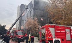 Bağdat Caddesi’nde beş katlı binada yangın paniği