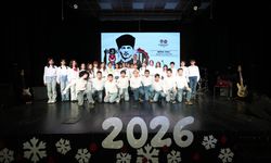 Serdal Adalı'nın, BJK-Kabataş Vakfı Okulları’nda yeni yıl kutlaması