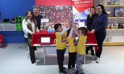 5 yaş kategorisinde dünya robotik şampiyonu oldular